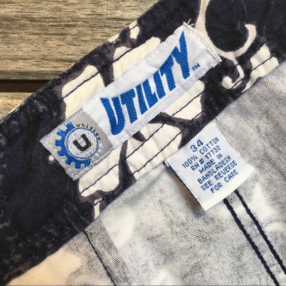 Hawaiian Tropical Print Board Shorts - Picture 4 of 5